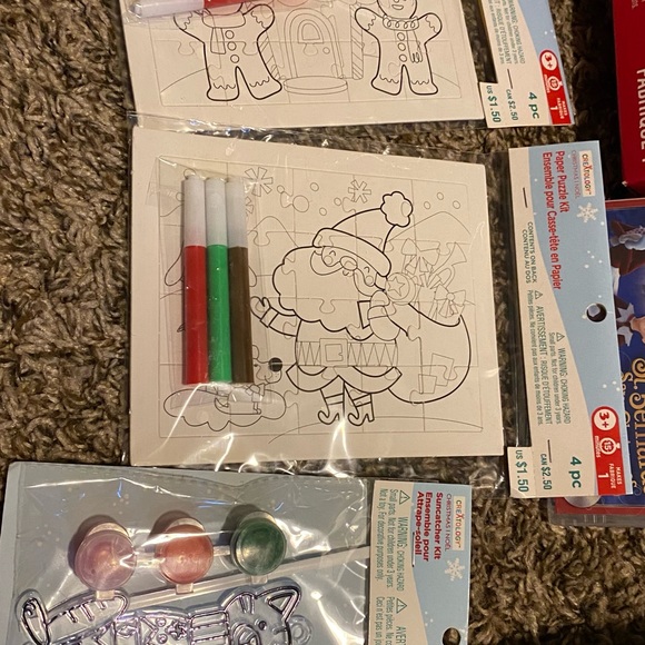 Holiday Elf Helper items - Picture 2 of 5